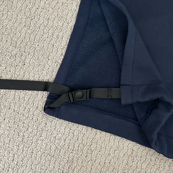 Unisex Korean Design Cropped Navy Quarter Zip Vest with Adjustable Straps - Picture 3 of 4